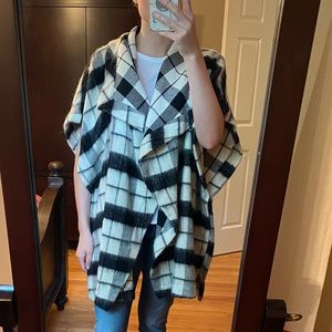 UNWORN Oversized Sweater Cape / Shall